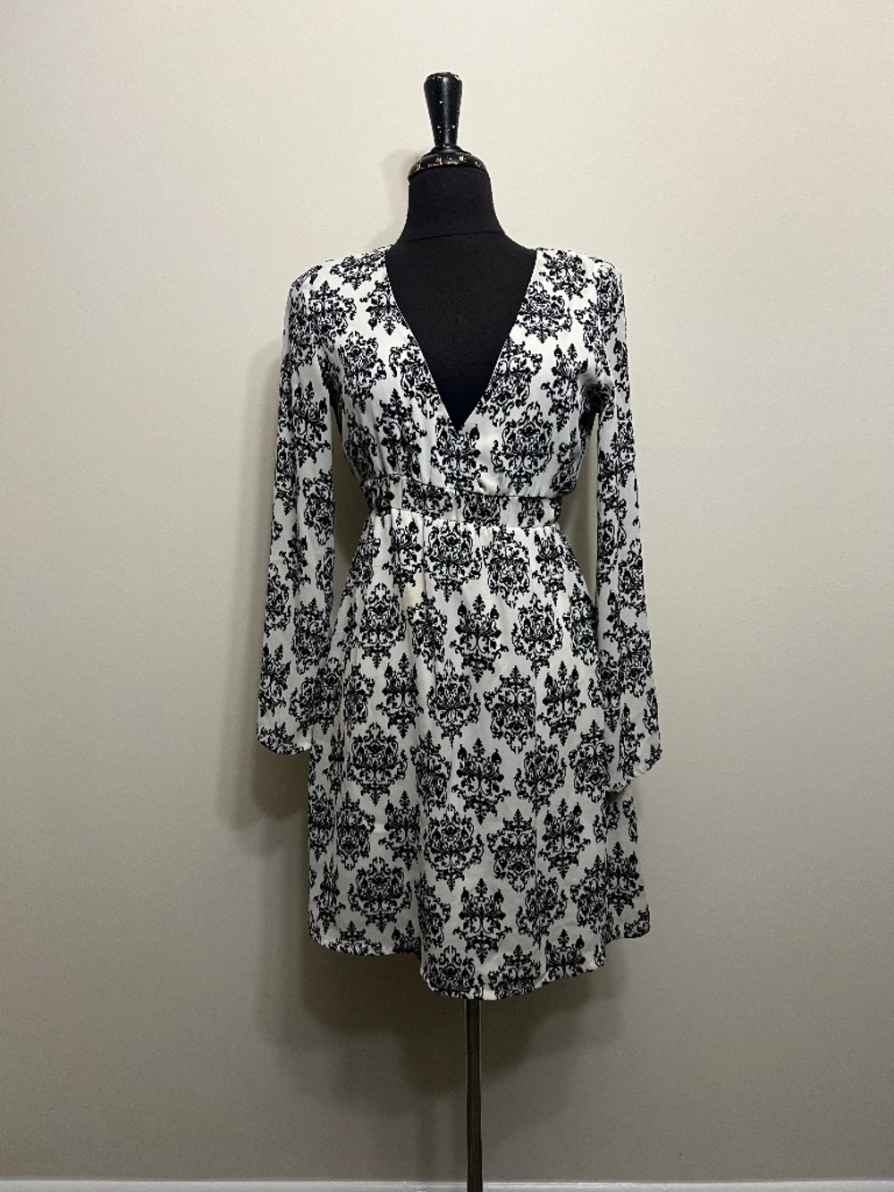 Boohoo Black and White Damask Long Sleeve Dress